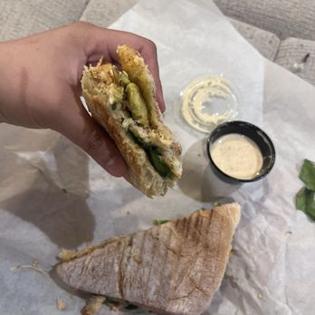 Noor Juice Cafe - Chicken sandwich - Juice Bars & Smoothies Near Me - Glendale , California