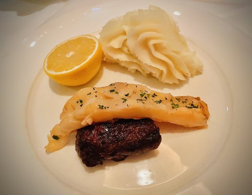 Hy's Steakhouse & Cocktail Bar by null