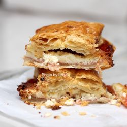Pastelito de Guayaba y Queso ($1.75) - guava and cheese pastelito. Very flaky.