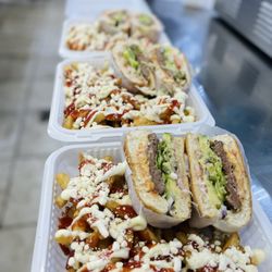 270 Deli NY - Hamburguesas Locas!