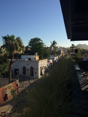 Dalton Gin Bar by null