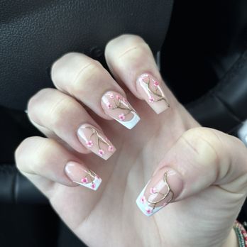 Pro Nails - Nail Salons Near Me - Woodstock, Illinois