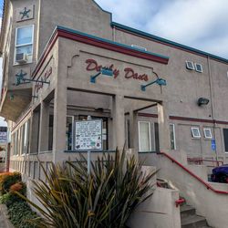 Darby Dan's Gourmet Sandwiches - Outsidee