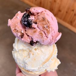 Moomers - Cherries Moobilee and Honey Cornbread ice cream