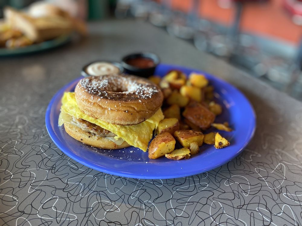 THE FRIENDLY TOAST BURLINGTON Updated June 2024 543 Photos & 644