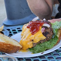 Gingerz Sportz Pub And Grill - Ginger's burger