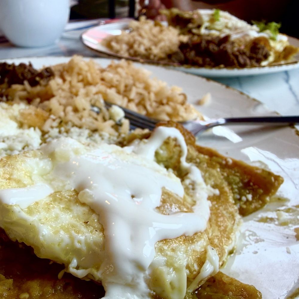 Eat This Cafe - Chilaquiles - Breakfast & Brunch Near Me - Los Angeles, California Eat This Cafe - Chilaquiles - Breakfast & Brunch Near Me - Los Angeles, California