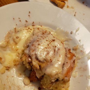 Jus' Jo's - We cannot forget the dessert the cinnamon roll I can even speak on this this was just amazing melt in your mouth - Breakfast & Brunch Near Me - Clovis, California