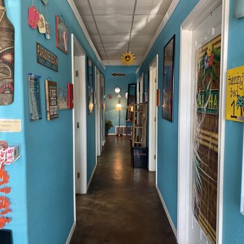 Bahama Mamas Tanning Salon - Such fun Decor, it's like being at the beach in Hawaii! - Spray Tanning Near Me - Azle, Texas