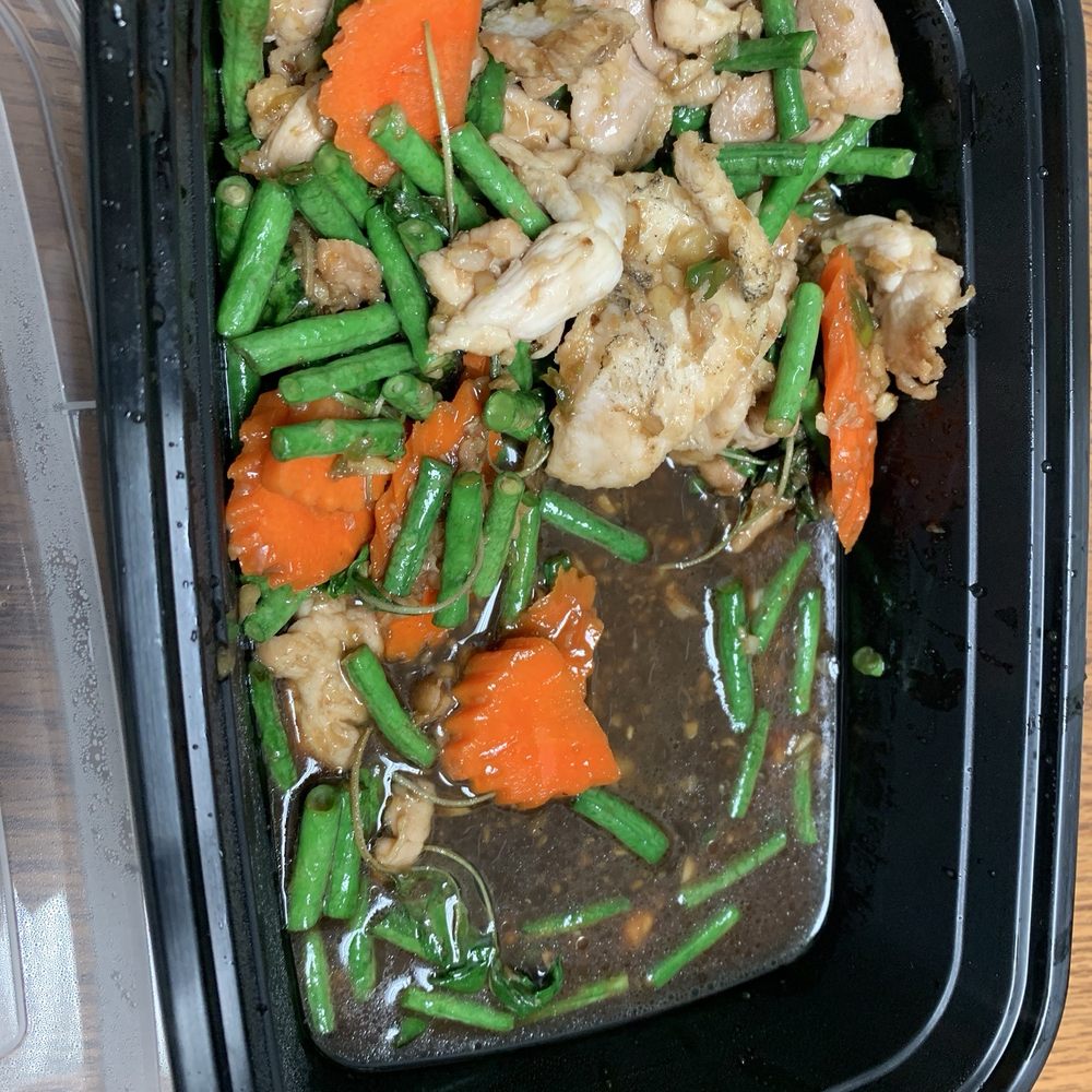 Ayara Thai - Spicy Basil...for kids and that's $19.00 ? - Thai Near Me - Los Angeles, California
