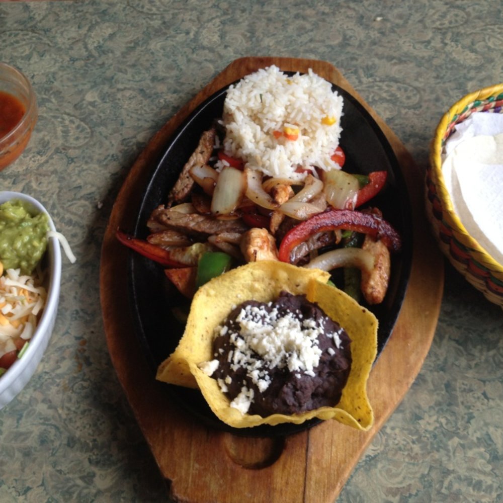 La Mexicana Restaurant - Chicken and steak fajitas - Mexican Near Me - North York, Ontario La Mexicana Restaurant - Chicken and steak fajitas - Mexican Near Me - North York, Ontario