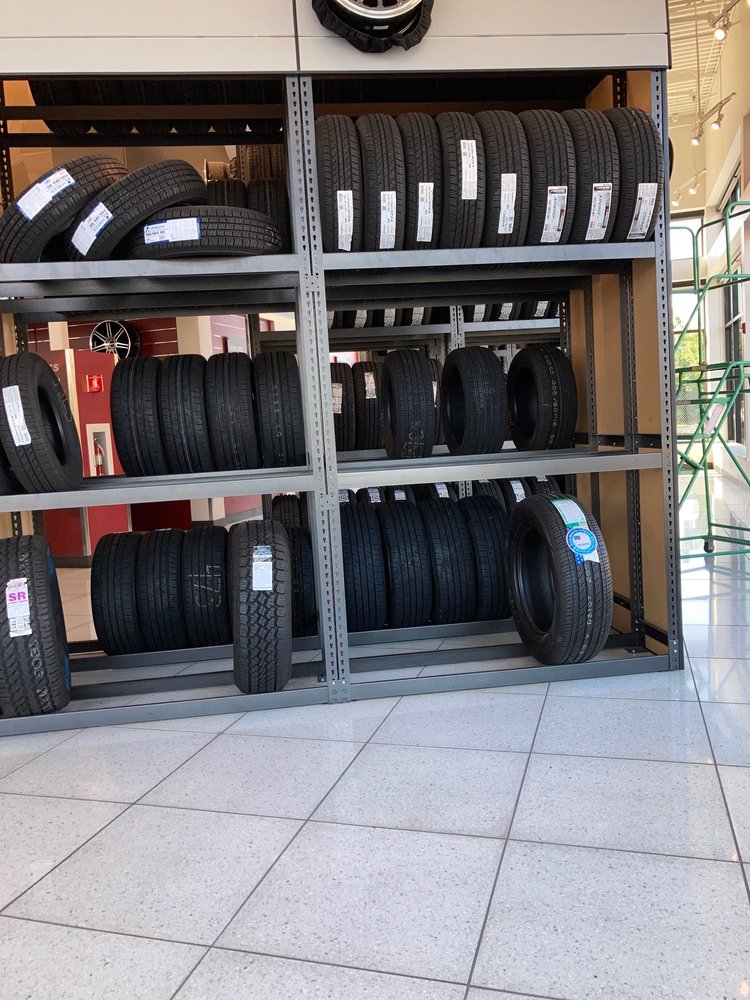 LES SCHWAB TIRE CENTER Updated October 2024 30 Photos & 100 Reviews