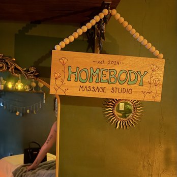 Homebody Massage Studio - Massage room and bed - Massage Therapy Near Me - San Diego, California Homebody Massage Studio - Massage room and bed - Massage Therapy Near Me - San Diego, California