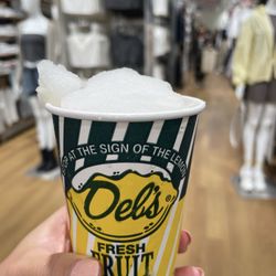 UNIQLO - Del's Lemonade