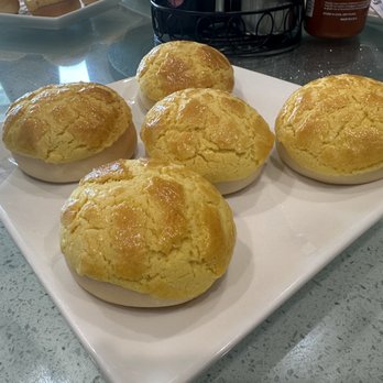 Tasty Spot Cafe - Pineapple bun with custard - Dim Sum Near Me - Arcadia, California