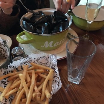 Café du Soleil - French Near Me - New York, New York