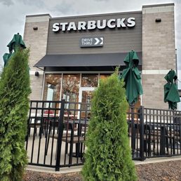 Exterior photo of Starbucks - Hammond, Indiana Exterior photo of Starbucks - Hammond, Indiana