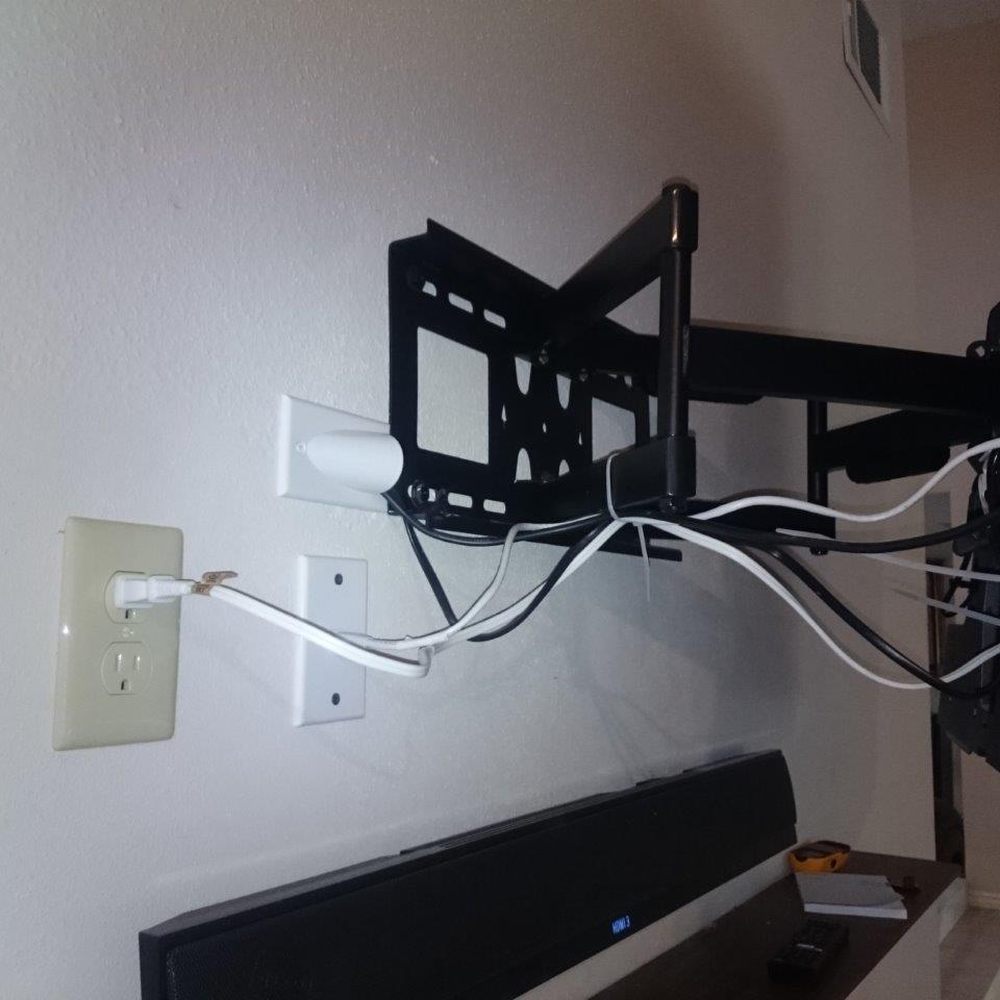 Wire tie was used and cables hidden Wire tie was used and cables hidden