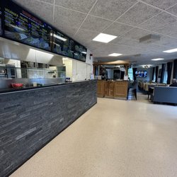 Pizzeria Capri - Order counter and bar