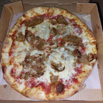 Ma-Ma Dar's Pizza - This is a New York style pizza with Italian sausage and onion...de-licious - Pizza Near Me - Clarkesville, Georgia Ma-Ma Dar's Pizza - This is a New York style pizza with Italian sausage and onion...de-licious - Pizza Near Me - Clarkesville, Georgia