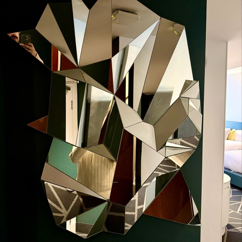 Warwick Le Crystal - Hotels Near Me - Montreal, Quebec Warwick Le Crystal - Hotels Near Me - Montreal, Quebec