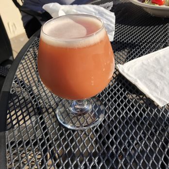 Rivals Brew Pub - Fruit beer - Sports Bars Near Me - Middleburg Heights, Ohio