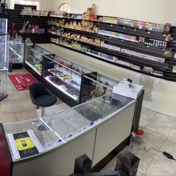 H&H VAPE & SMOKE SHOP & HOOKAH LOUNGE - Updated May 2026 - 10 Photos - 4710  53rd Ave E, Bradenton, Florida - Vape Shops - Yelp