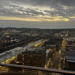 Elyton Hotel, Autograph Collection - Downtown view of BIRMINGHAM from the rooftop bar