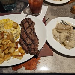 Village Pub & Poker - Looks good