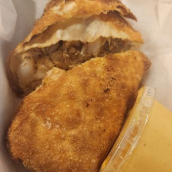 33rd & Main - The Uptown Crab Rolls - Seafood Near Me - Charlotte, North Carolina 33rd & Main - The Uptown Crab Rolls - Seafood Near Me - Charlotte, North Carolina