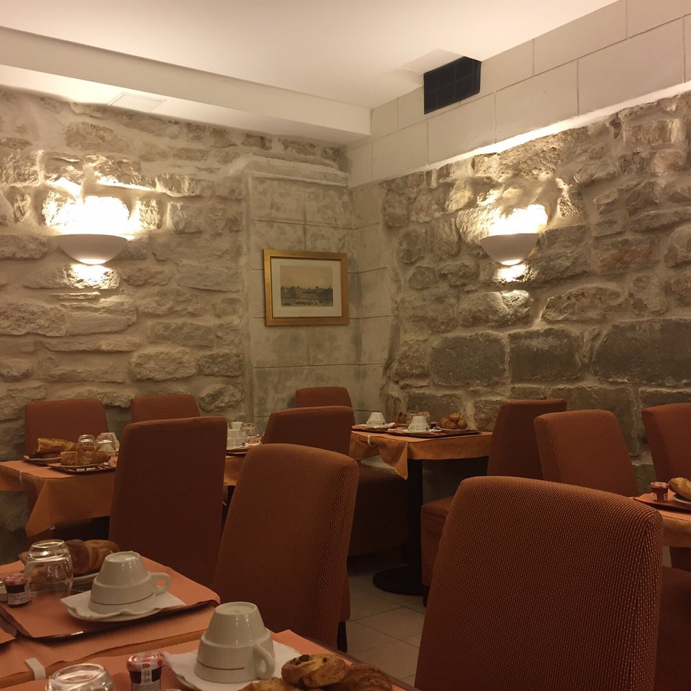 Austin's Arts et Metiers Hotel - Basement breakfast area - Hotels Near Me - Paris, 75
