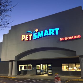 PetSmart - Braintree Petsmart -- Marketplace @ Braintree : 250 Grossman Drive, Braintree    Storefront - Pet Stores Near Me - Braintree, Massachusetts