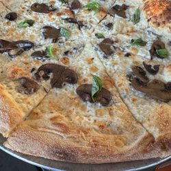 National at Westhills - Mushroom pizza with truffle