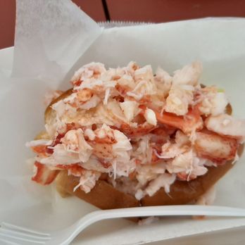Bite Into Maine - CT style lobster roll (6 oz XL) - Seafood Near Me - Cape Elizabeth, Maine Bite Into Maine - CT style lobster roll (6 oz XL) - Seafood Near Me - Cape Elizabeth, Maine