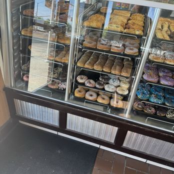 Yum Yum Donuts - .... - Donuts Near Me - Madera, California