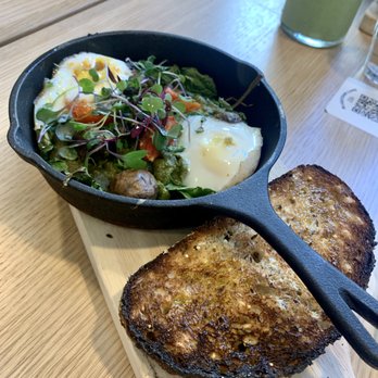 Bluestone Lane Walnut Street Café - Green Baked Eggs - Breakfast & Brunch Near Me - Philadelphia, Pennsylvania