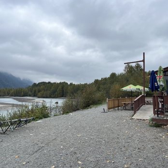 The Watershed Grill - Outside - Burgers Near Me - Brackendale, British Columbia