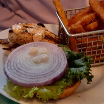 Lazy Gator - Fish sandwich and frys - Cocktail Bars Near Me - Ruskin, Florida