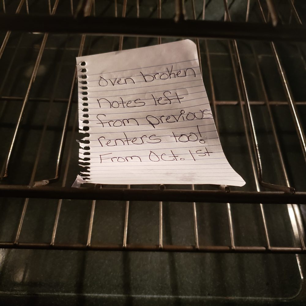 Top Villas - Found this in the oven. Obviously not cleaned in some time and the oven still doesn't work. they replaced it with a toaster oven. - Vacation Rentals Near Me - Davenport, Florida Top Villas - Found this in the oven. Obviously not cleaned in some time and the oven still doesn't work. they replaced it with a toaster oven. - Vacation Rentals Near Me - Davenport, Florida