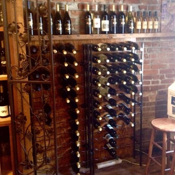 South Stage Cellars - Wine Tasting Room Near Me - Jacksonville, Oregon