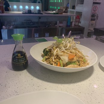 Asian Mint - Chicken Lo Mein - Asian Fusion Near Me - Dallas, Texas