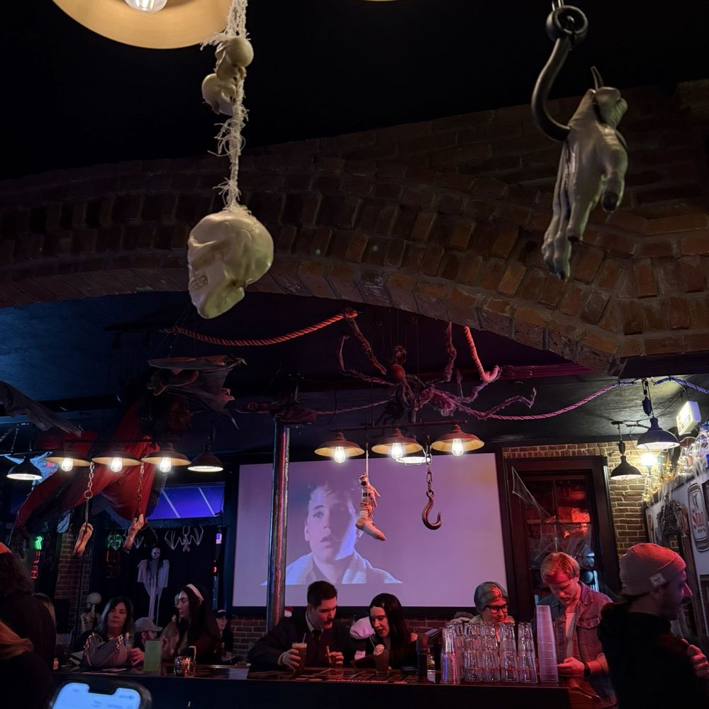 Eat Crow - Bars Near Me - St. Louis, Missouri