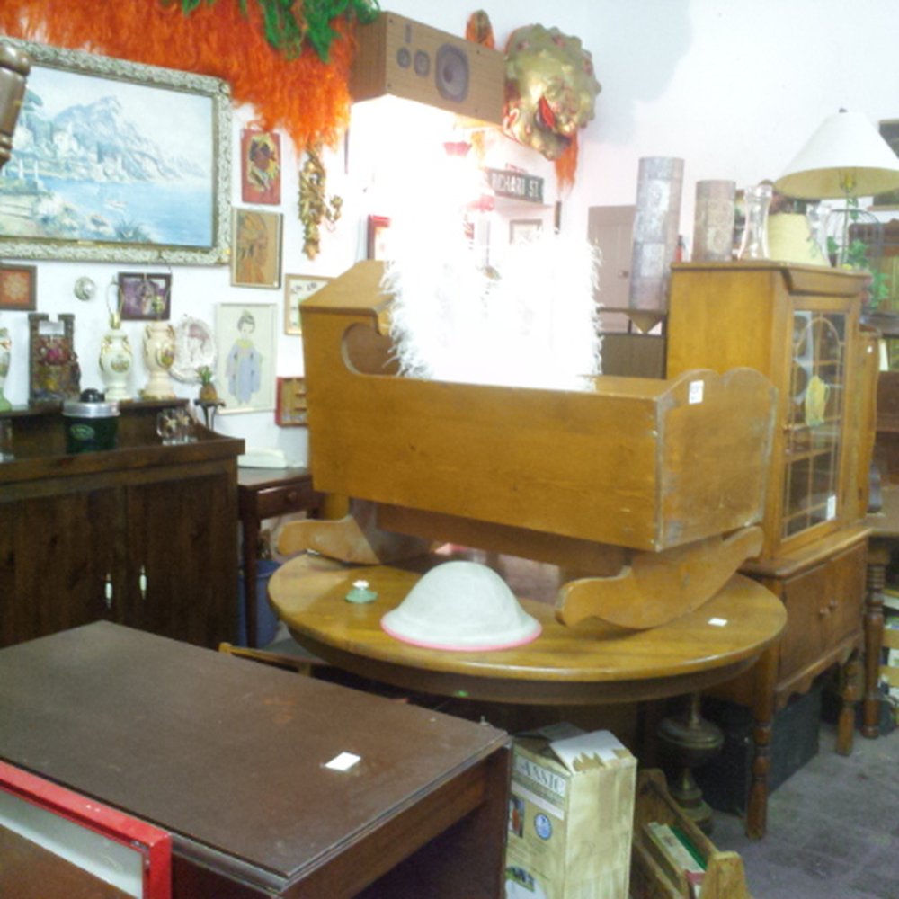 Oddities & Such - Thrift Stores Near Me - Carrboro, North Carolina