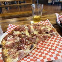 Desert Beer - Meat Tap Pizza