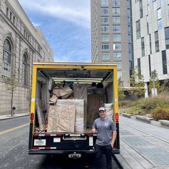 Henry Hauling - We helped a customer move to New York City. - Movers Near Me Henry Hauling - We helped a customer move to New York City. - Movers Near Me