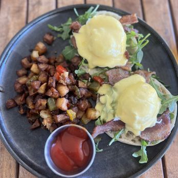 Rancho Capistrano Winery - Eggs Benedict - Wineries Near Me - Mission Viejo, California Rancho Capistrano Winery - Eggs Benedict - Wineries Near Me - Mission Viejo, California