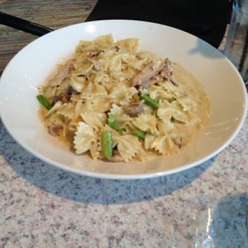 Bahama Breeze - Bowtie pasta with chicken and mushrooms - Seafood Near Me - Raleigh, North Carolina Bahama Breeze - Bowtie pasta with chicken and mushrooms - Seafood Near Me - Raleigh, North Carolina