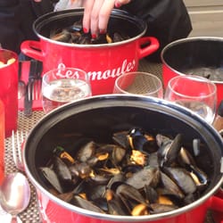 Interlude - 900g de moules marinières fraîches du matin : 6,90€.