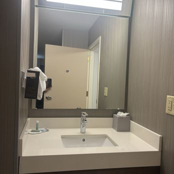 Courtyard by Marriott Oakland Downtown - Hotels Near Me - Oakland, California