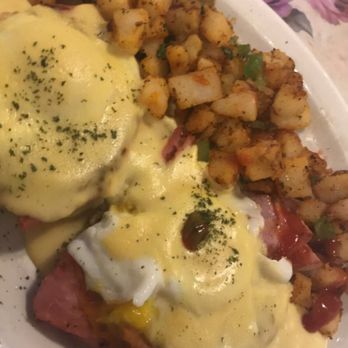 Omelette Inn - Eggs Benedict - Breakfast & Brunch Near Me - Long Beach, California Omelette Inn - Eggs Benedict - Breakfast & Brunch Near Me - Long Beach, California